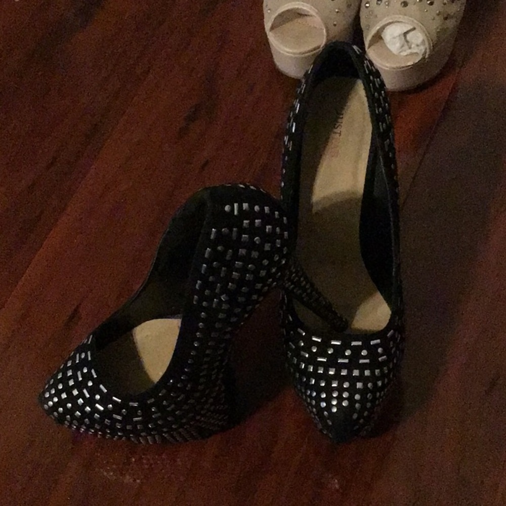 JustFab Black and Silver Glamorous Platform Heels